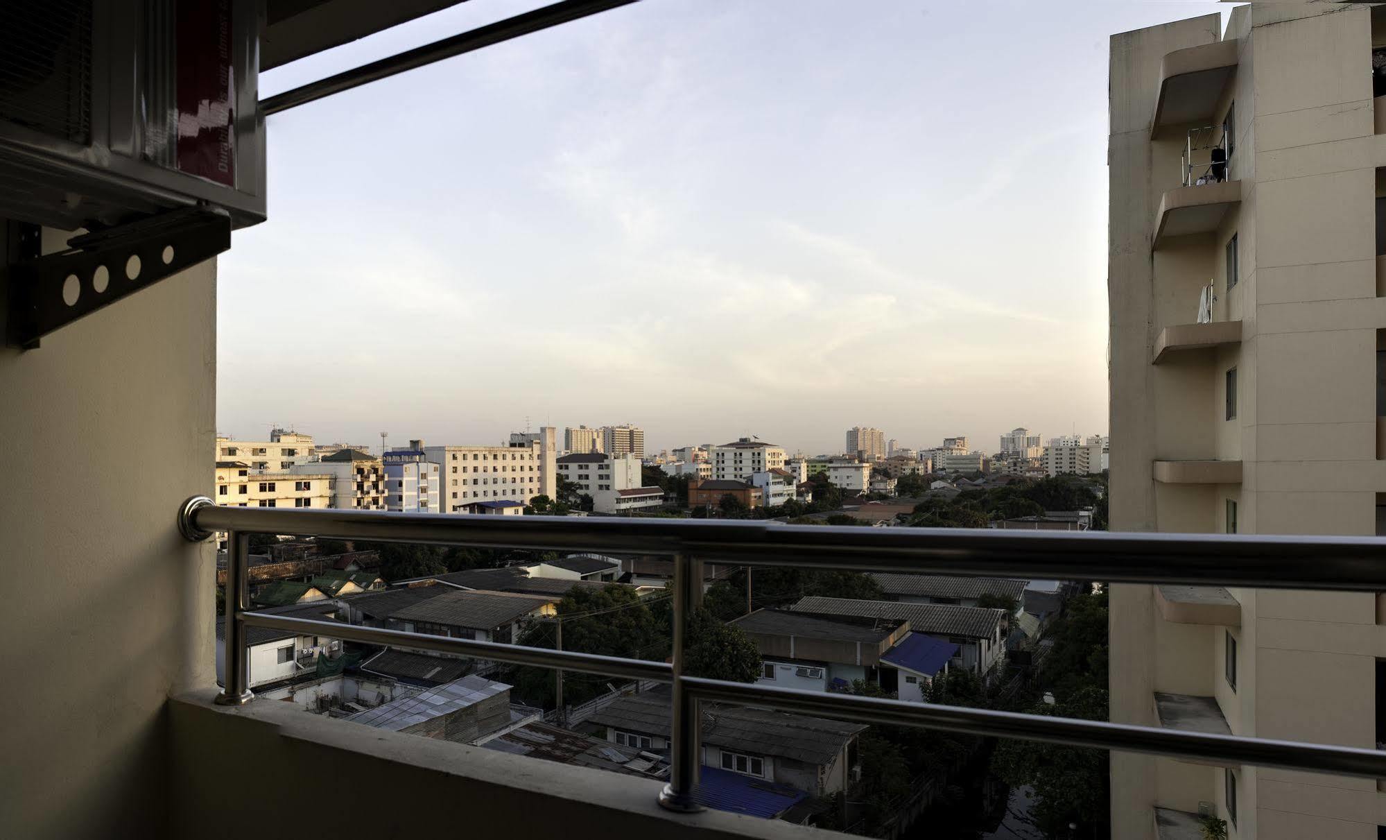 View Place Hotel & Residence Бангкок Экстерьер фото